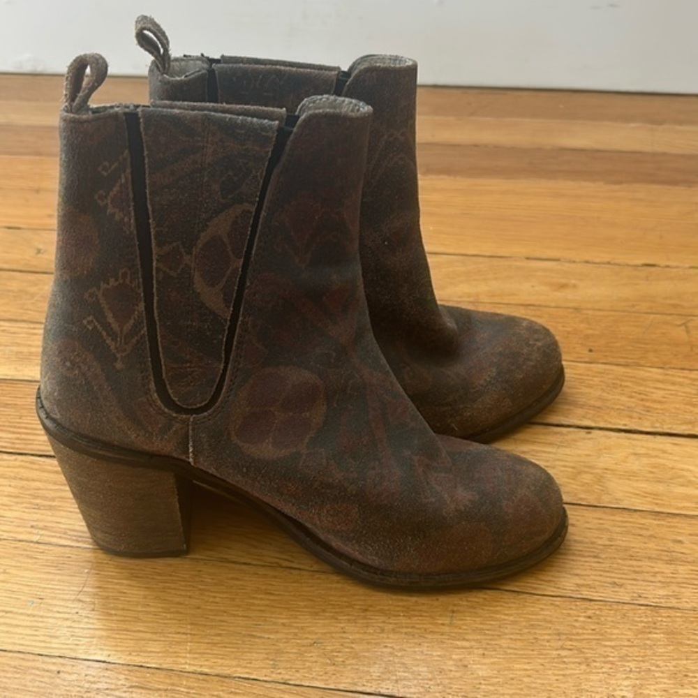 Free people size 6 boots VGUC